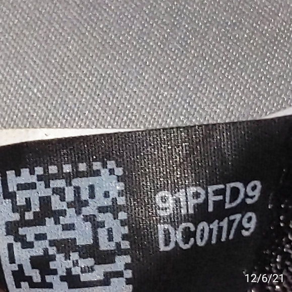 MICHAEL Michael Kors  Travel Black Leather Tote - Picture 13 of 13